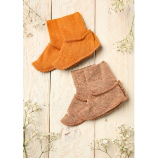 Newborn merino wool booties 