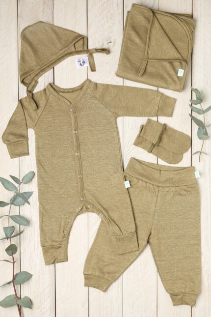 Unisex newborn coming home outfit in linen