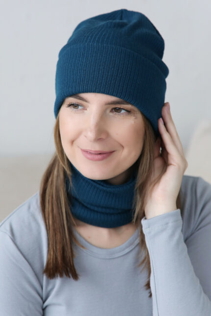 Knit loop scarf in merino wool